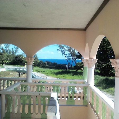 Dolphin Bay Yoga Guest House Drapers Bagian luar foto