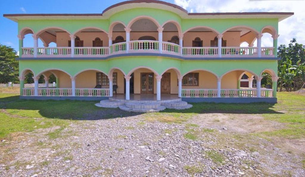 Dolphin Bay Yoga Guest House Drapers Bagian luar foto