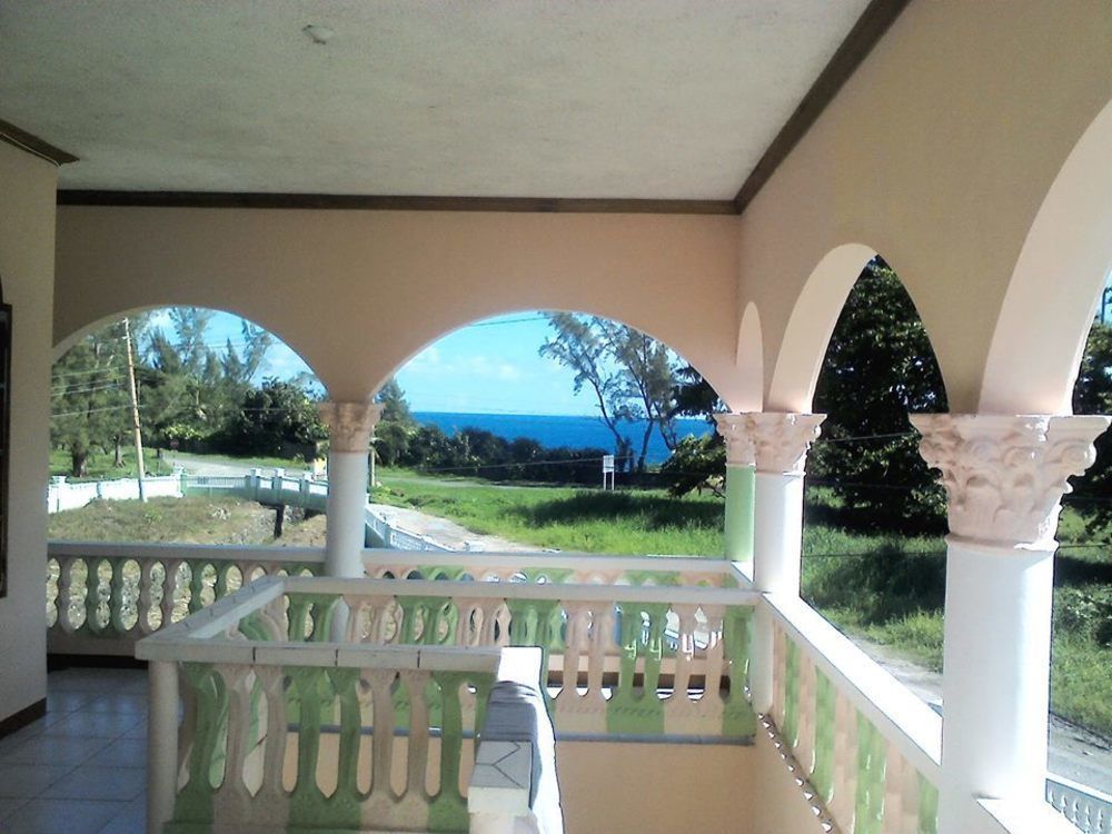 Dolphin Bay Yoga Guest House Drapers Bagian luar foto