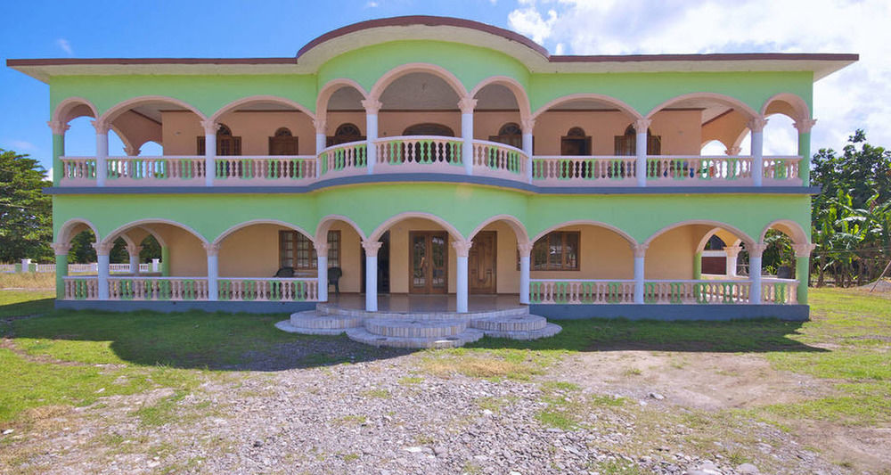 Dolphin Bay Yoga Guest House Drapers Bagian luar foto